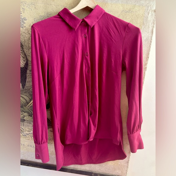 Betabrand Shirt Blouse Button Down Stretch SZ Medium - Picture 2 of 7